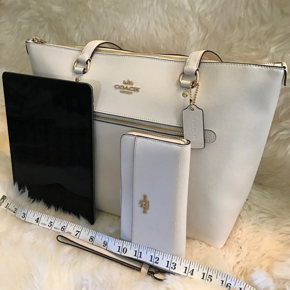 Coach purse and wallet